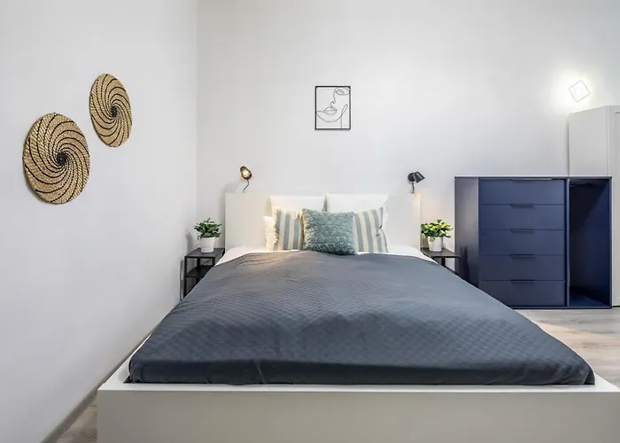 New And Convenient * Budapesta